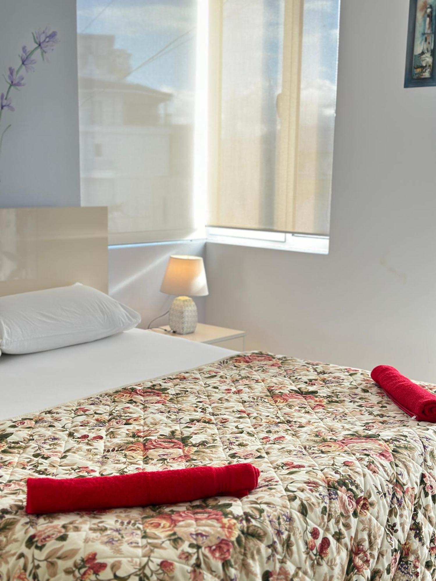 Violet Sea View Apartment Sarandë Esterno foto